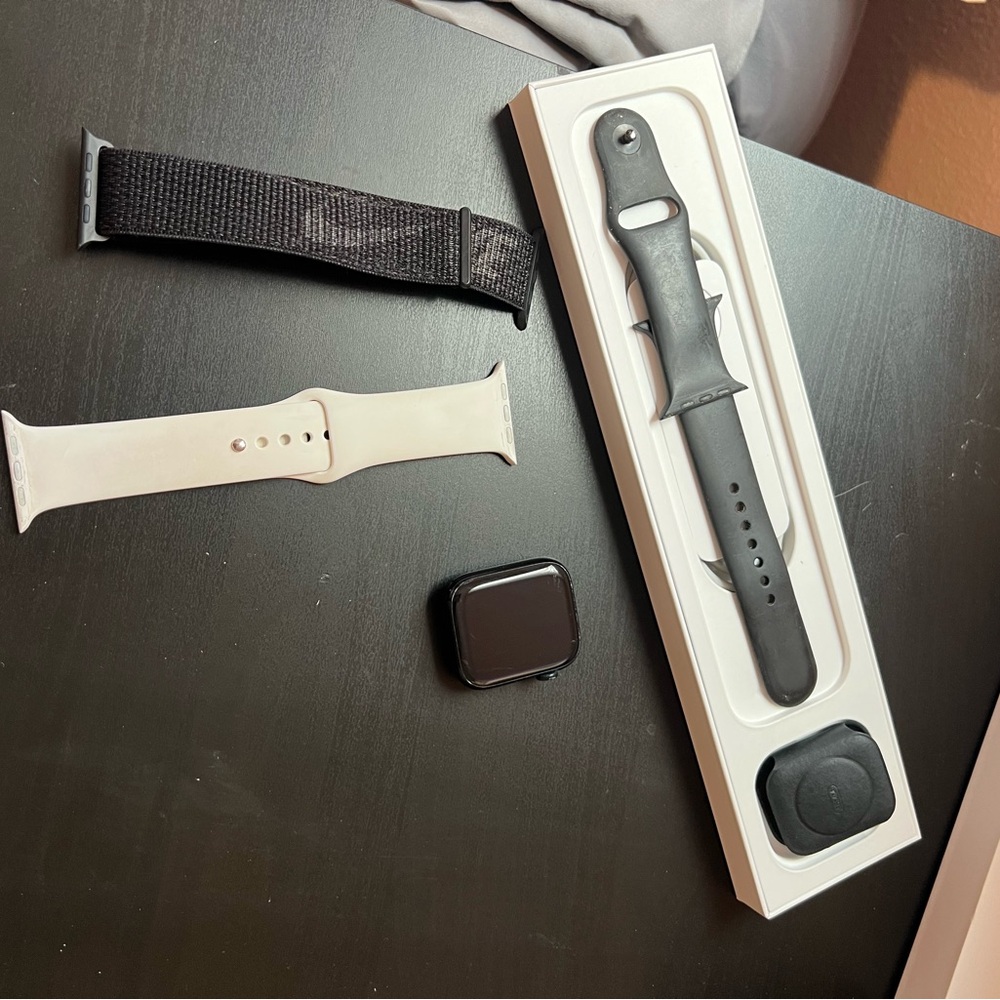 Apple Watch Series 7 42mm